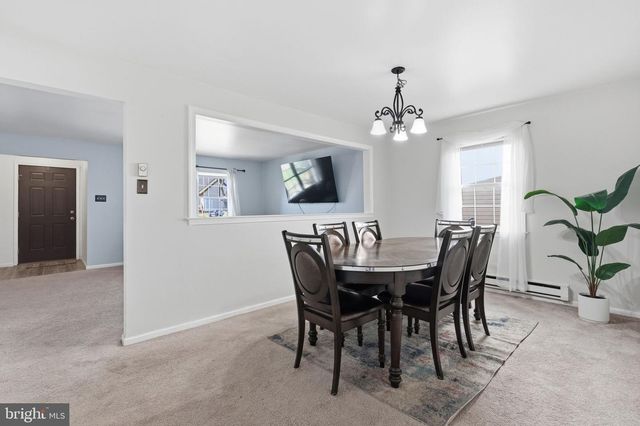 121 BRAITHWAITE LN, Quakertown, PA 18951