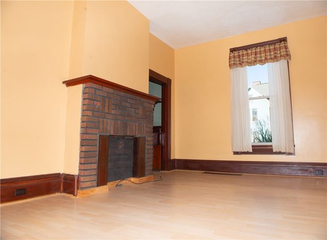 664 E Greene St, Waynesburg, PA 15370