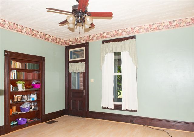 664 E Greene St, Waynesburg, PA 15370