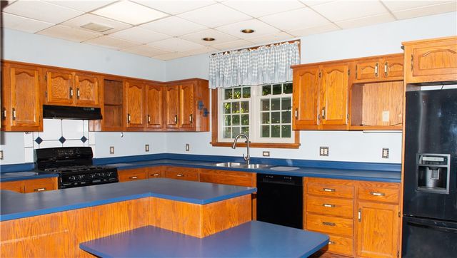 664 E Greene St, Waynesburg, PA 15370