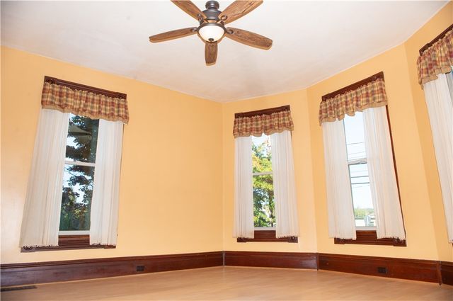 664 E Greene St, Waynesburg, PA 15370