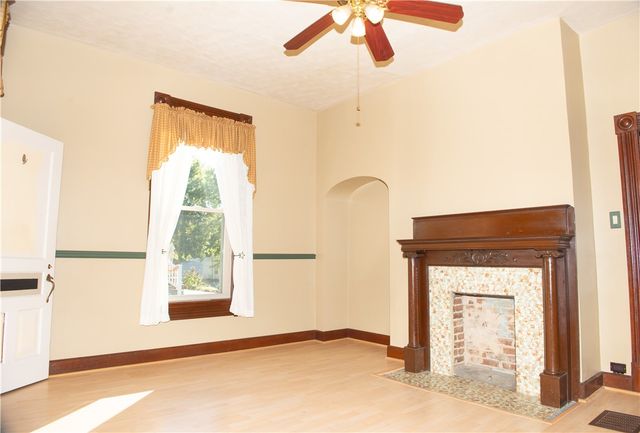 664 E Greene St, Waynesburg, PA 15370