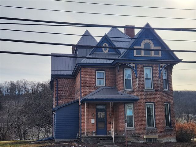 664 E Greene St, Waynesburg, PA 15370