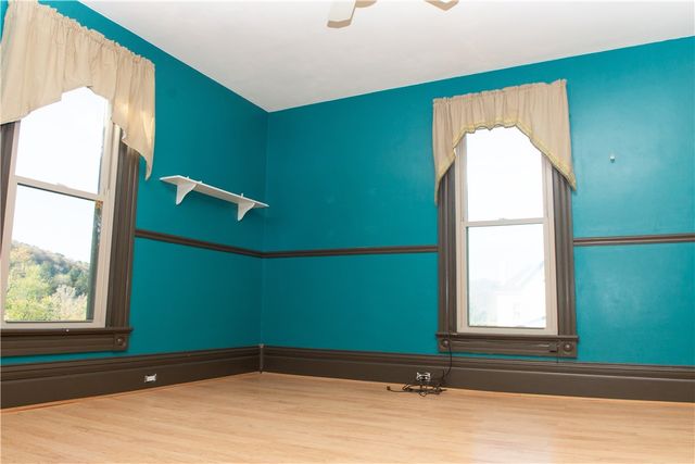 664 E Greene St, Waynesburg, PA 15370