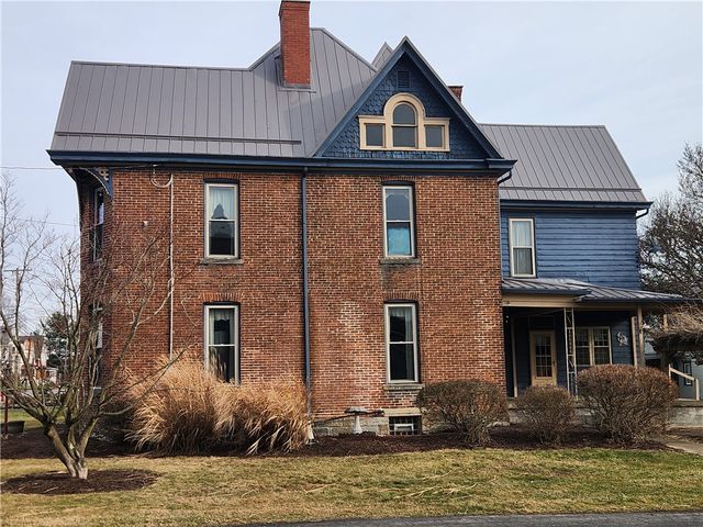 664 E Greene St, Waynesburg, PA 15370