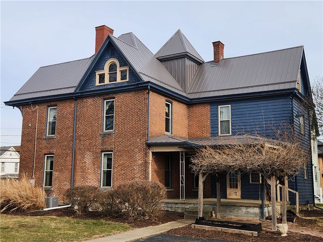 664 E Greene St, Waynesburg, PA 15370