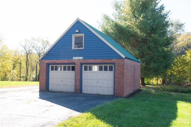 664 E Greene St, Waynesburg, PA 15370