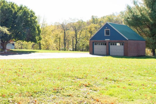 664 E Greene St, Waynesburg, PA 15370