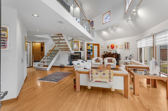 2402 N Nottingham Court, Champaign, IL 61821