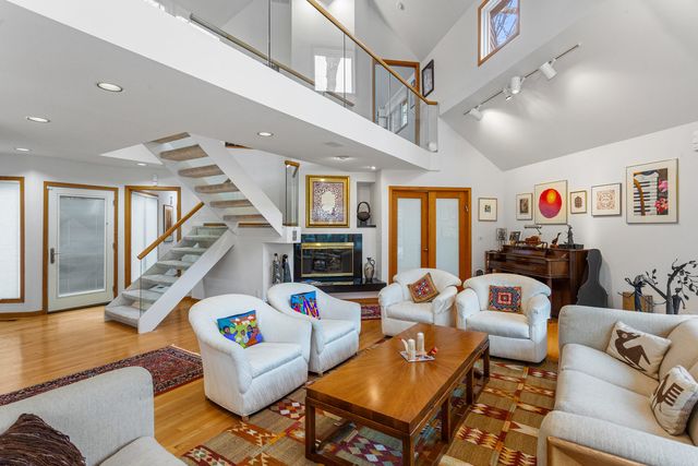 2402 N Nottingham Court, Champaign, IL 61821