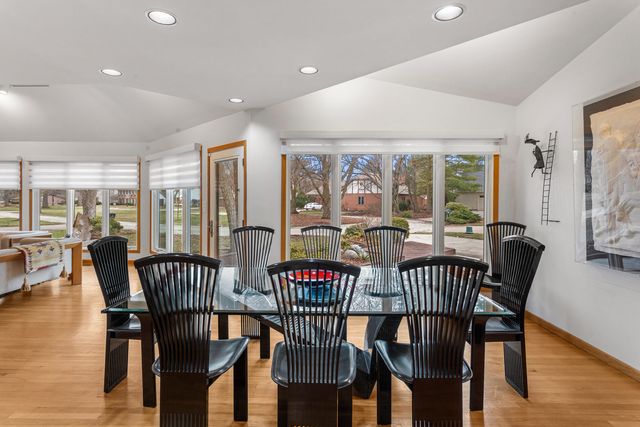 2402 N Nottingham Court, Champaign, IL 61821