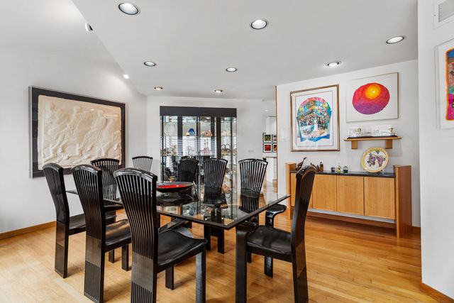 2402 N Nottingham Court, Champaign, IL 61821