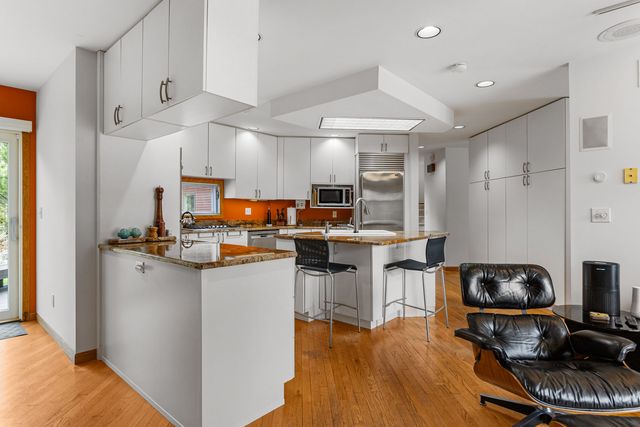 2402 N Nottingham Court, Champaign, IL 61821