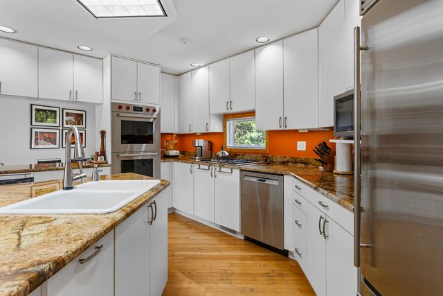 2402 N Nottingham Court, Champaign, IL 61821