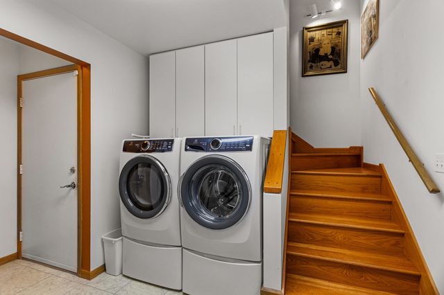 2402 N Nottingham Court, Champaign, IL 61821