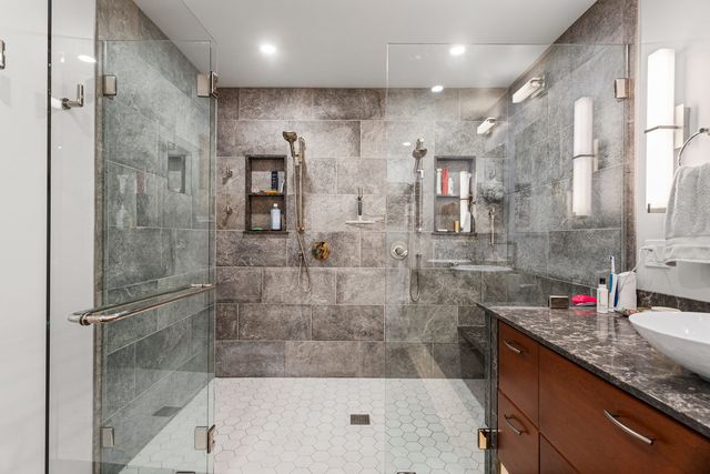 2402 N Nottingham Court, Champaign, IL 61821