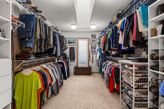 2402 N Nottingham Court, Champaign, IL 61821