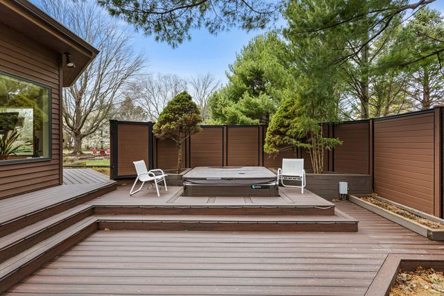 2402 N Nottingham Court, Champaign, IL 61821