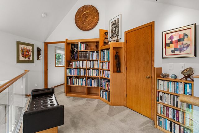 2402 N Nottingham Court, Champaign, IL 61821