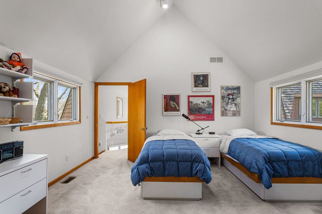 2402 N Nottingham Court, Champaign, IL 61821