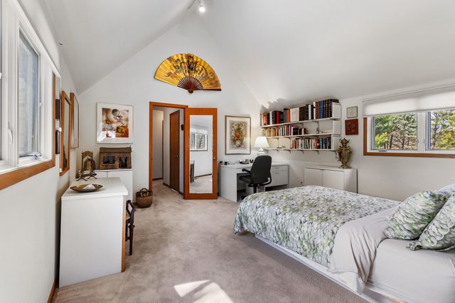 2402 N Nottingham Court, Champaign, IL 61821