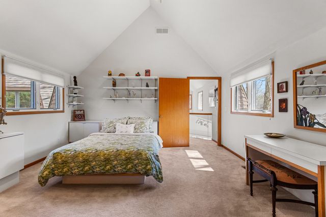 2402 N Nottingham Court, Champaign, IL 61821