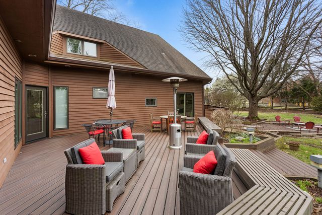 2402 N Nottingham Court, Champaign, IL 61821