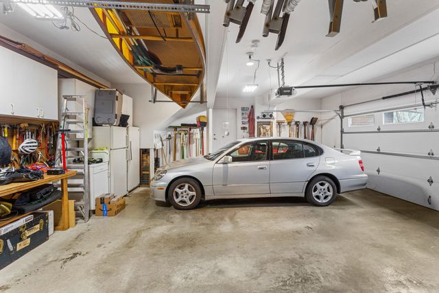 2402 N Nottingham Court, Champaign, IL 61821