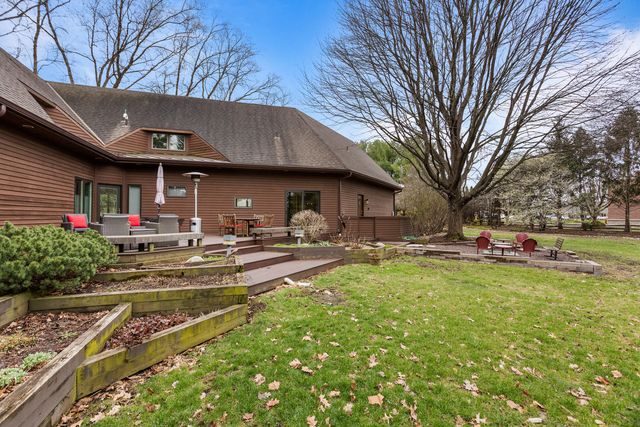 2402 N Nottingham Court, Champaign, IL 61821