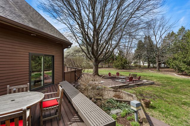 2402 N Nottingham Court, Champaign, IL 61821