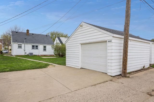 5525 26th Avenue S, Minneapolis, MN 55417