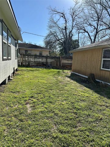 102 Georgia Street, Houston, TX 77029