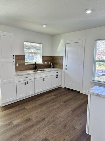 102 Georgia Street, Houston, TX 77029