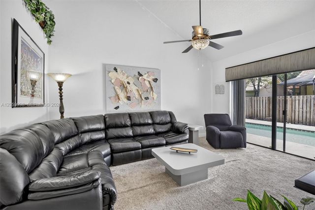 11584 Waterford Ct, Cooper City, FL 33026