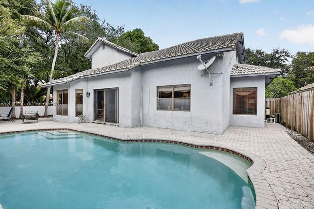 11584 Waterford Ct, Cooper City, FL 33026