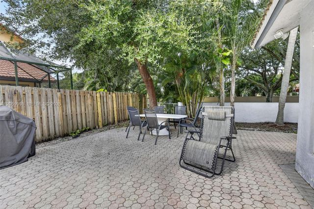 11584 Waterford Ct, Cooper City, FL 33026