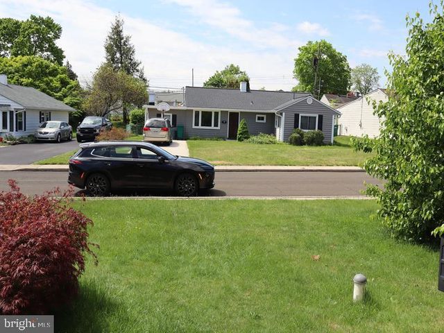 229 SUFFOLK RD, Fairless Hills, PA 19030