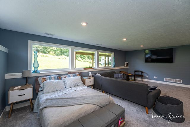 8262 Autumn Acres Drive Ne, Rockford City, MI 49341