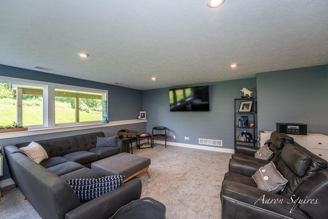 8262 Autumn Acres Drive Ne, Rockford City, MI 49341