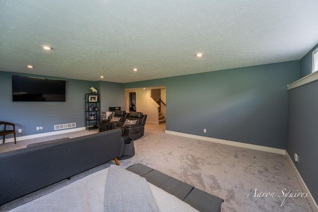 8262 Autumn Acres Drive Ne, Rockford City, MI 49341