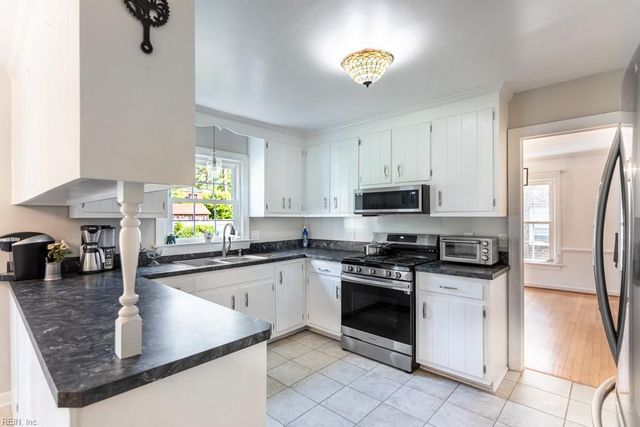 85 Waterview DR, Newport News, VA 23608