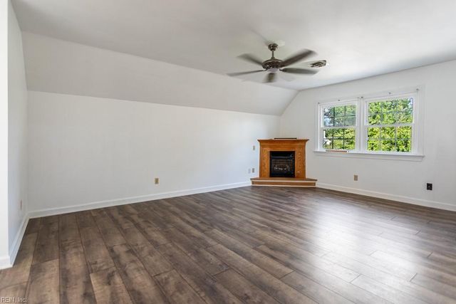 85 Waterview DR, Newport News, VA 23608