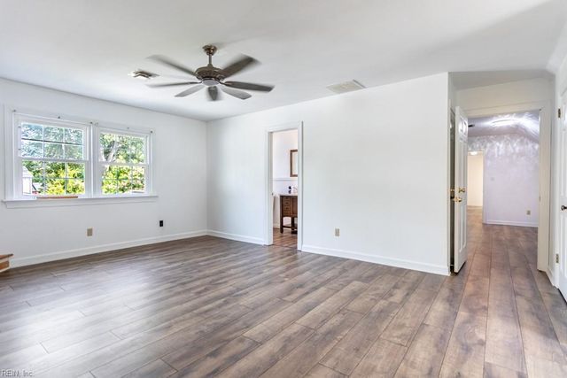 85 Waterview DR, Newport News, VA 23608