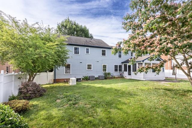 85 Waterview DR, Newport News, VA 23608