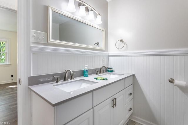 85 Waterview DR, Newport News, VA 23608