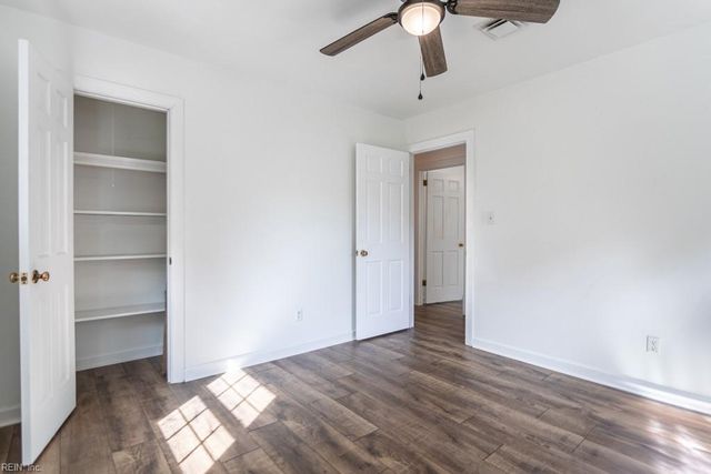 85 Waterview DR, Newport News, VA 23608