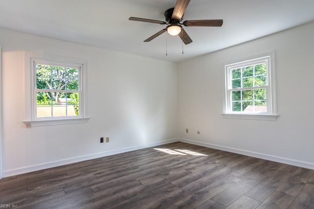 85 Waterview DR, Newport News, VA 23608