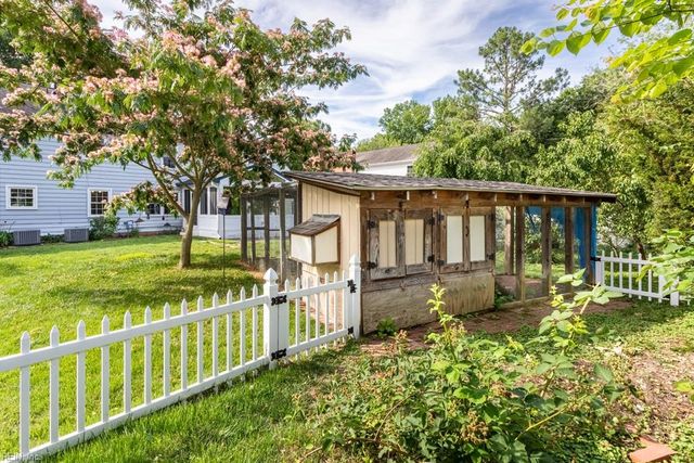 85 Waterview DR, Newport News, VA 23608