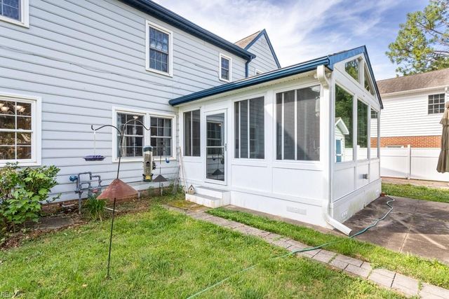 85 Waterview DR, Newport News, VA 23608