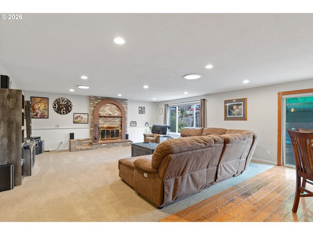 1704 N MERIDIAN St, Newberg, OR 97132